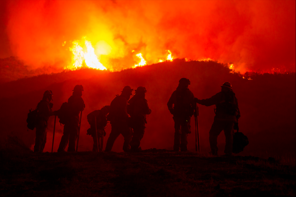Spain wildfire horror as 28-year-old arrested while thousands flee raging flames
