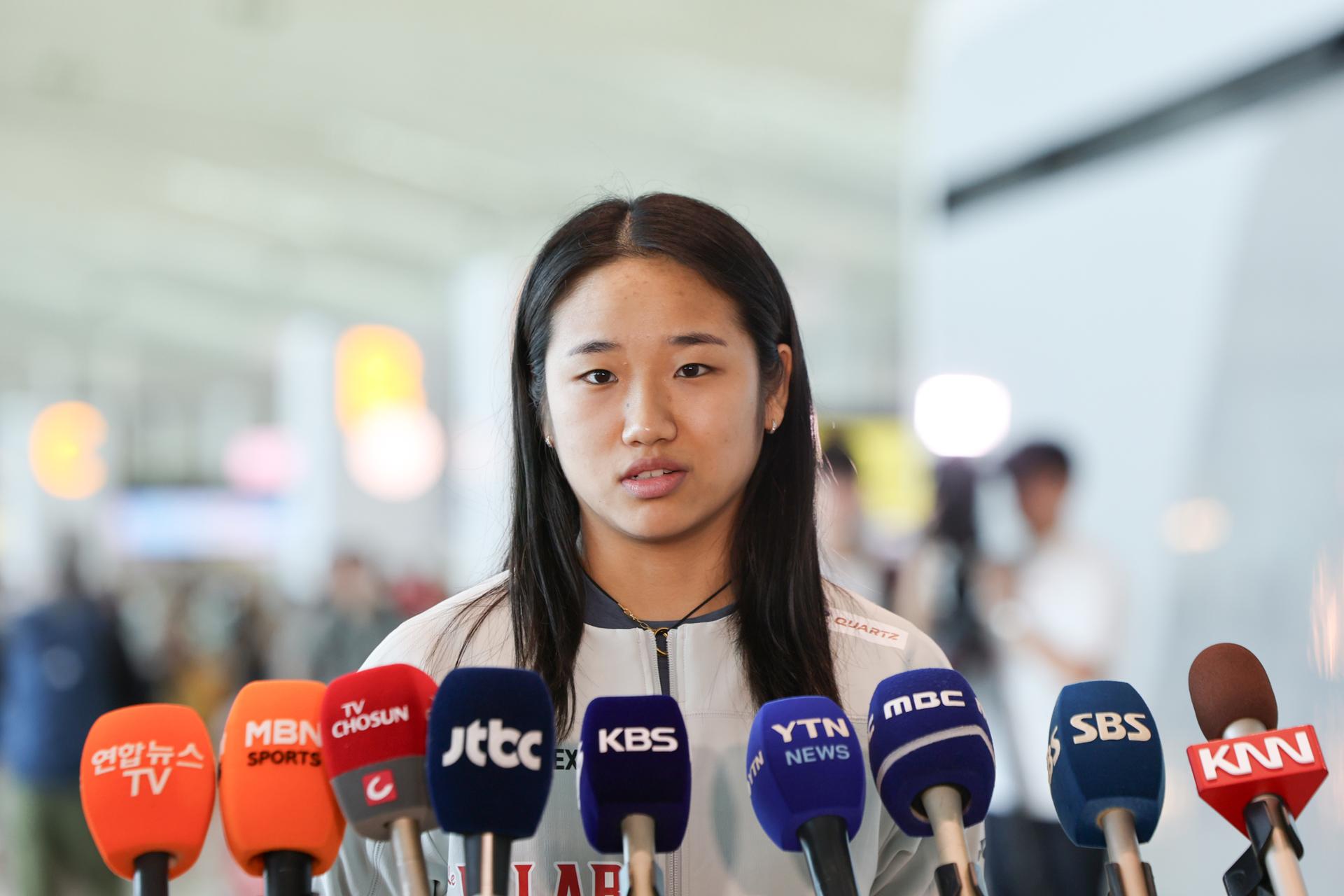 Badminton star An Se-young says ready to play through pain in pursuit of world title