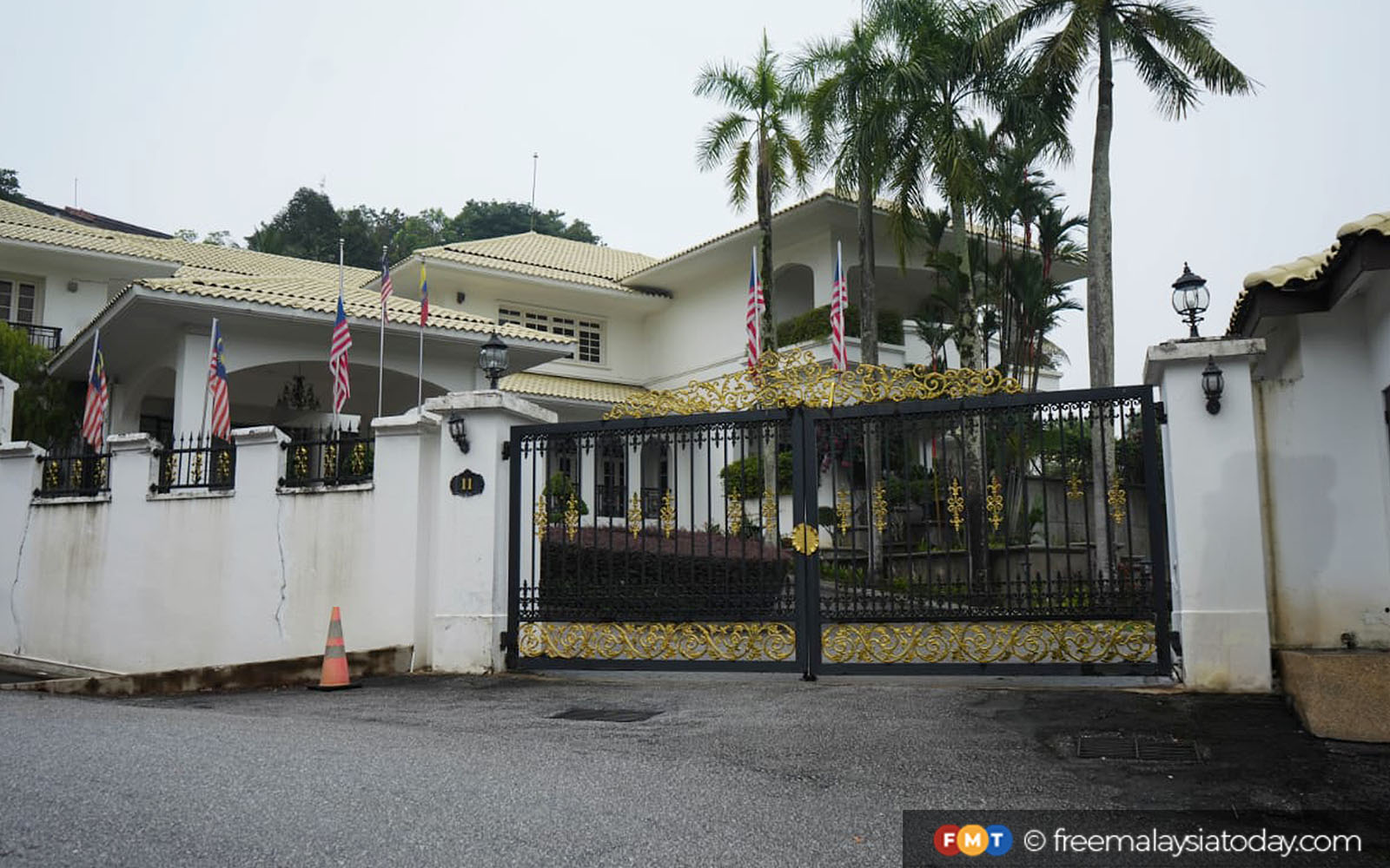 Najib house arrest a double-edged sword for Umno, says analyst