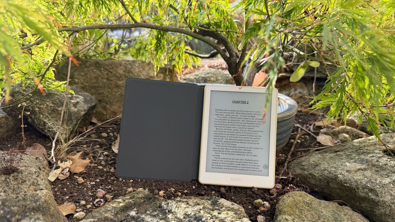 The Boox Go 6 Gen 2 is a super cute, ultra-portable Kindle alternative – and you can write on it!