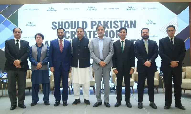 Politicians, experts call for new provinces, sweeping local govt reforms