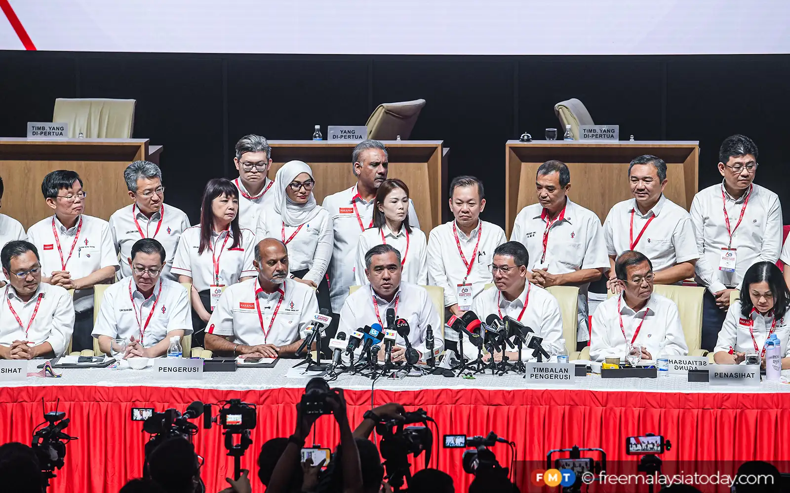 Push for Umno’s removal from Cabinet over Najib pardon, DAP told