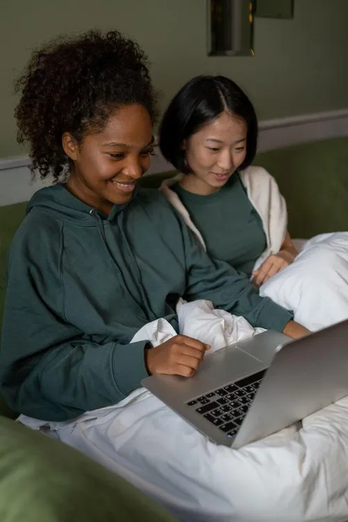 Ladies, here's how to combat online misogyny and reclaim your digital space