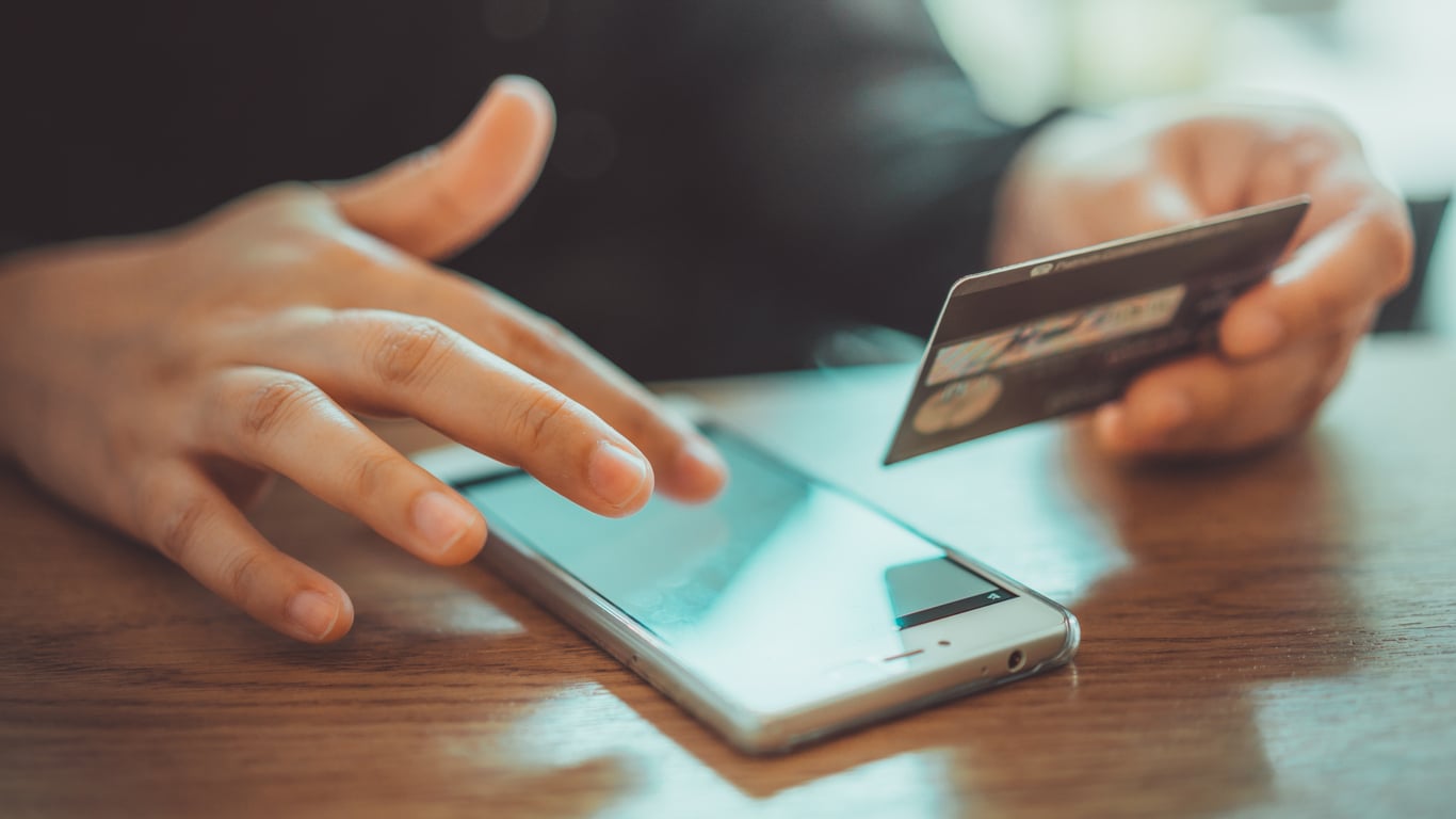 Trust no one with your credit card