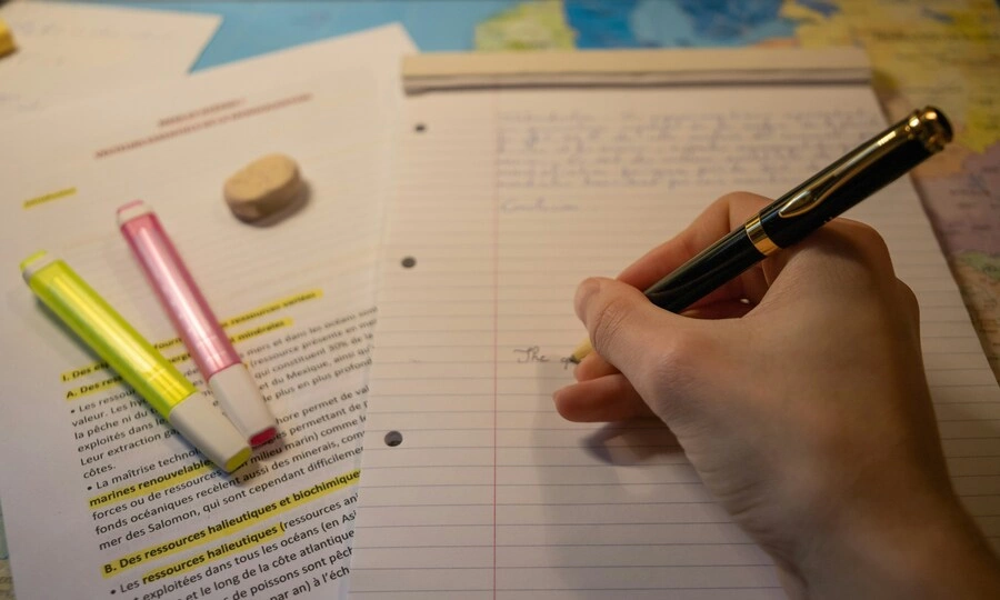 Snack that lets students eat their homework spreading through Chinese schools