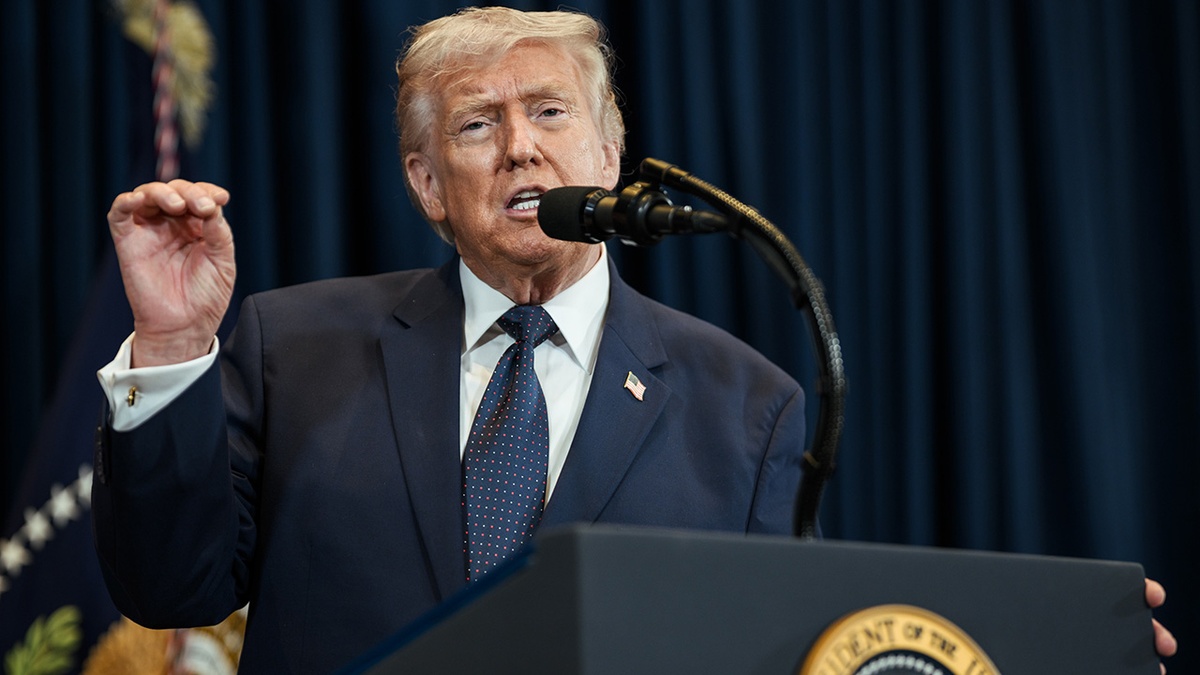 Trump signs Graham's bill imposing sanctions on Russia