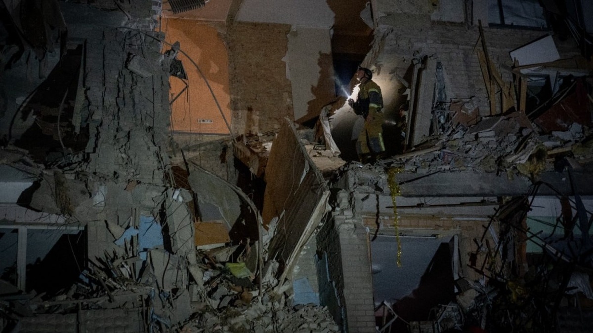 Russian strike on residential building in Sumy region kills three, injures 15 – police