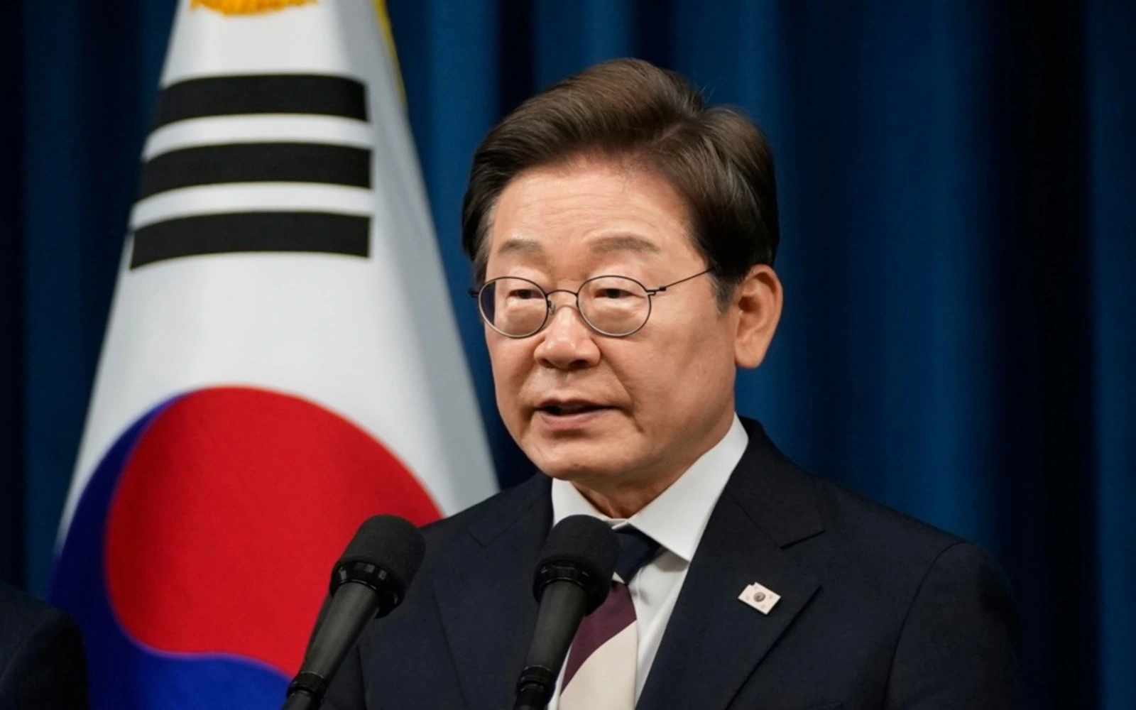 South Korea’s Lee favours four-year presidency with re-election