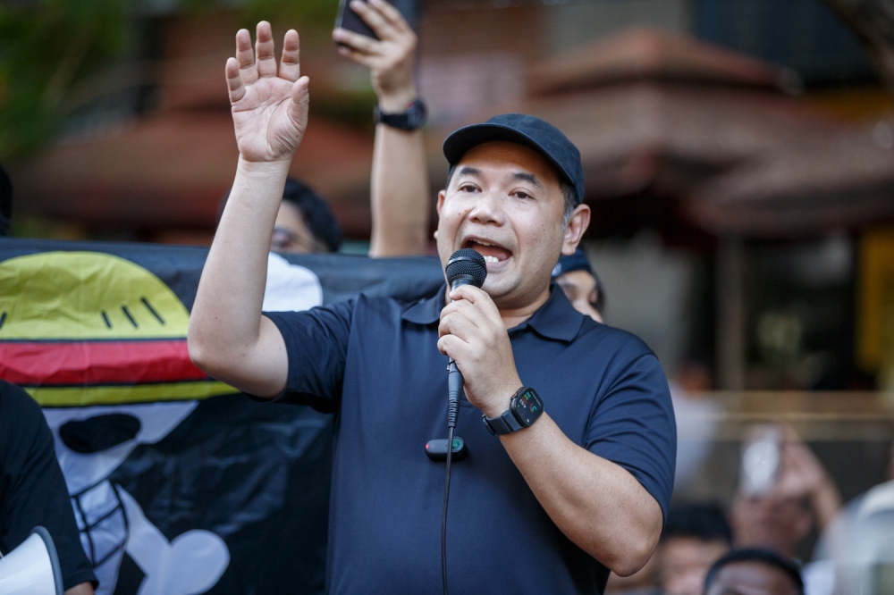 One year after son attacked, Rafizi decries threats, says case ‘died off’ unresolved