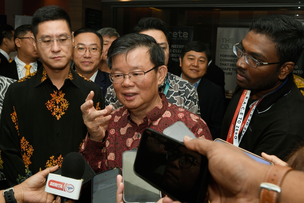 Chow Kon Yeow says Penang DAP takes no stance, leaves Cabinet exit motion to delegates
