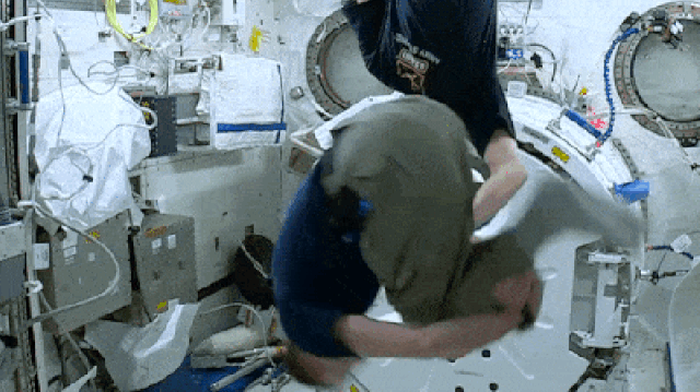 Ask Ethan: Why are astronauts weightless while still in Earth’s gravity?