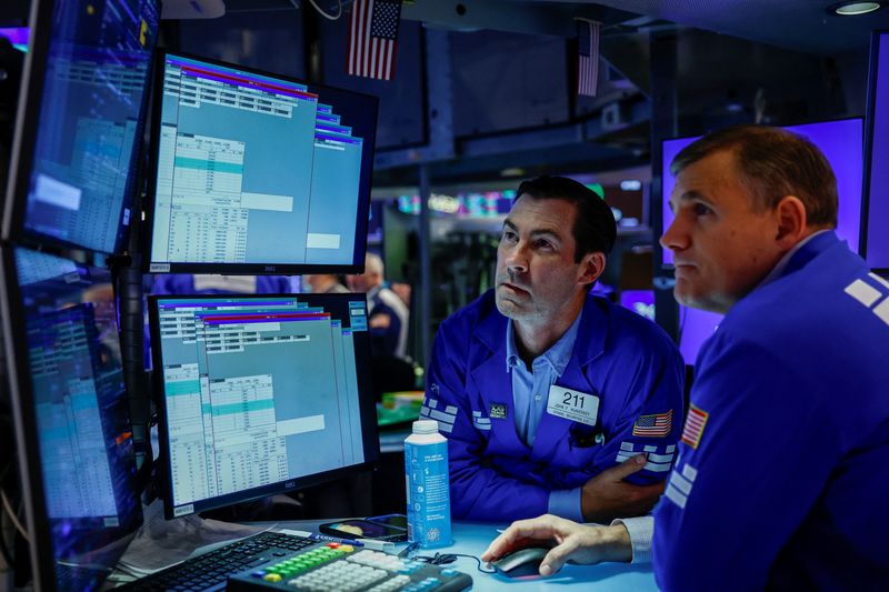 US equity funds post fourth weekly outflow on inflation worries, rate concerns