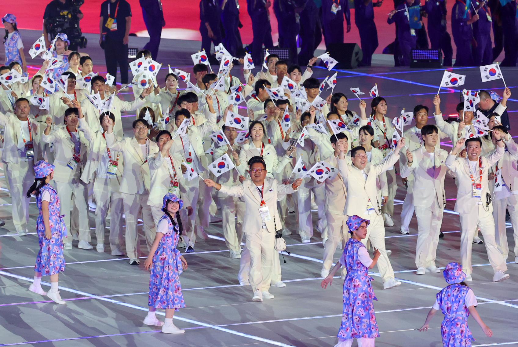 Competition begins with celebration of host city's hospitality, harmony in Asia
