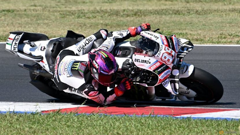 Martin recovers from early setback to win Austrian sprint and retake championship lead