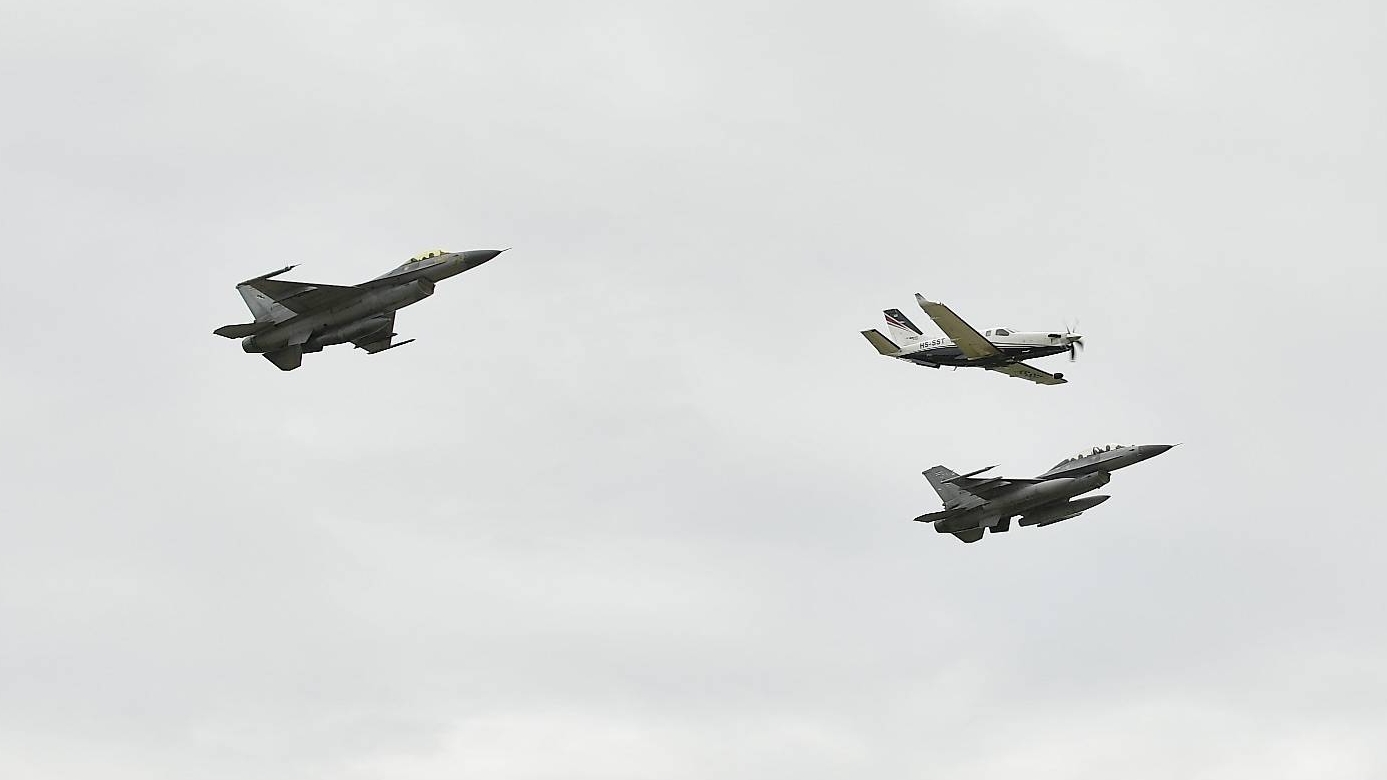 PM Anutin flies his own plane to Korat, escorted by 3 F-16s