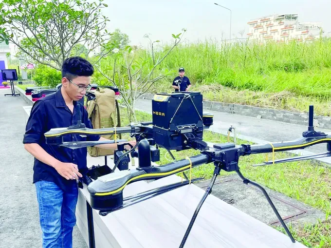 Vietnam urged to adopt multi-layered governance to tackle drone threats