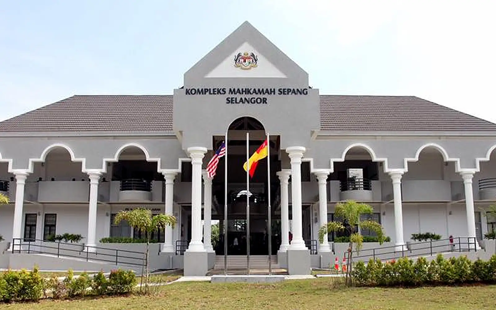 Hina kerabat diraja Terengganu, lelaki dipenjara 3 bulan