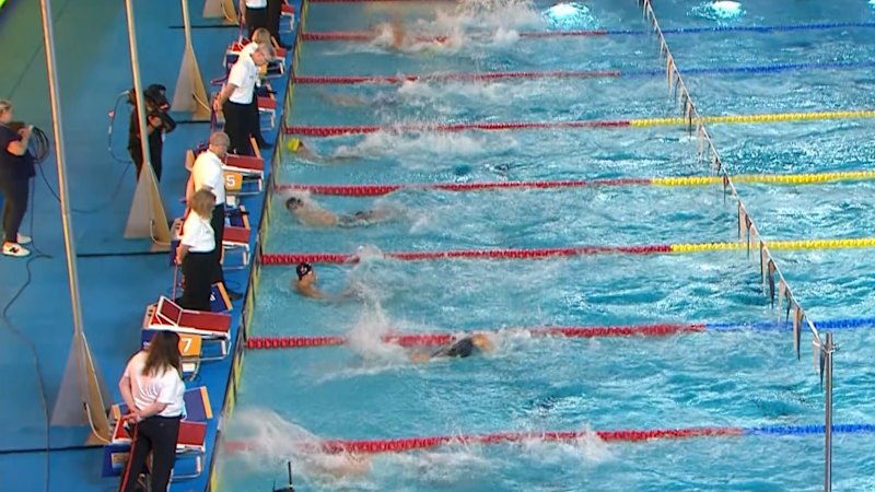 Australia's Cooper bangs into lane rope, wins silver