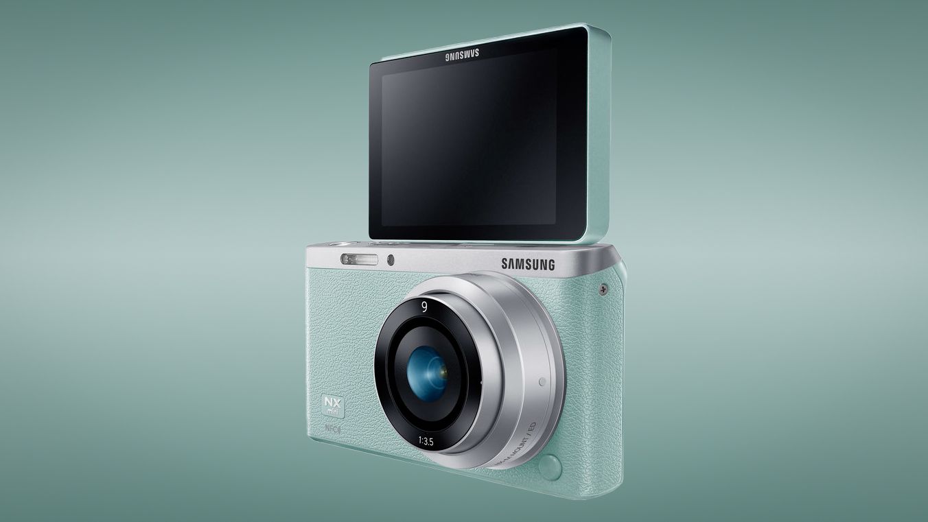 Samsung’s mirrorless camera lineup started with the NX10 and showed potential with the NX Mini – I believe it was abandoned too soon