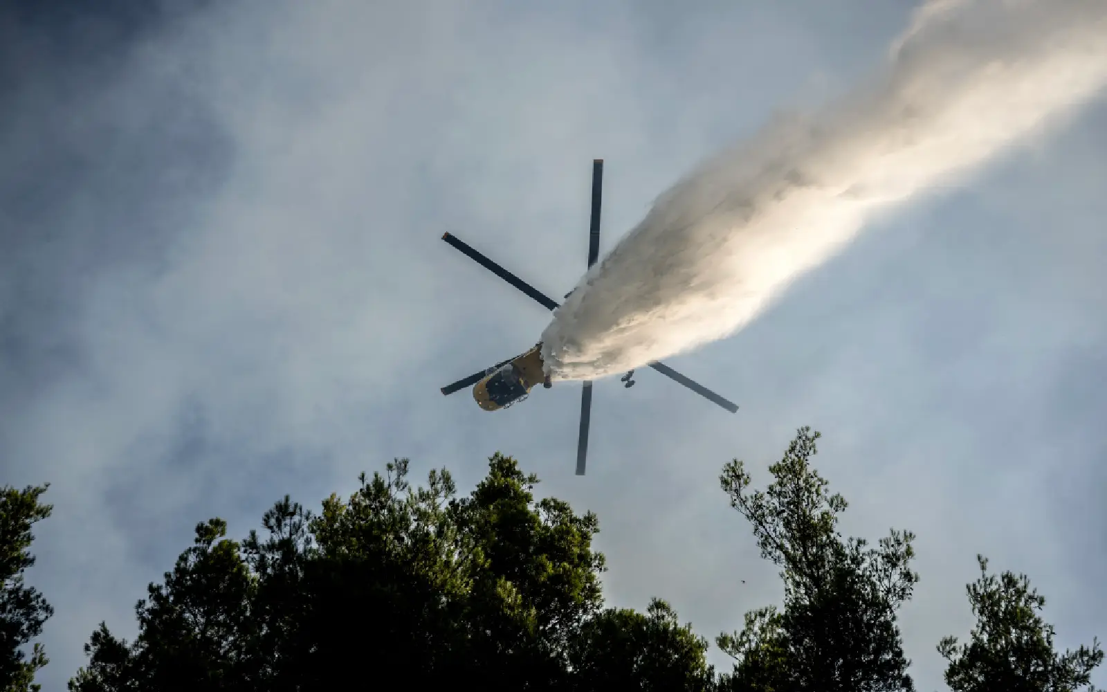 Hundreds evacuated as wildfire spreads in western Germany