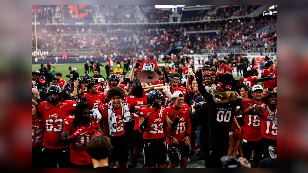 UC Bearcats overcome 21-point deficit to beat Miami