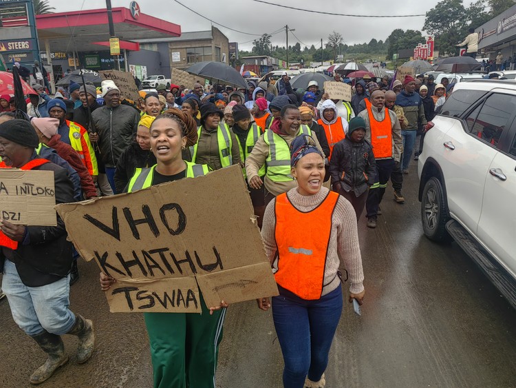 MEC heckled and insulted by protesters