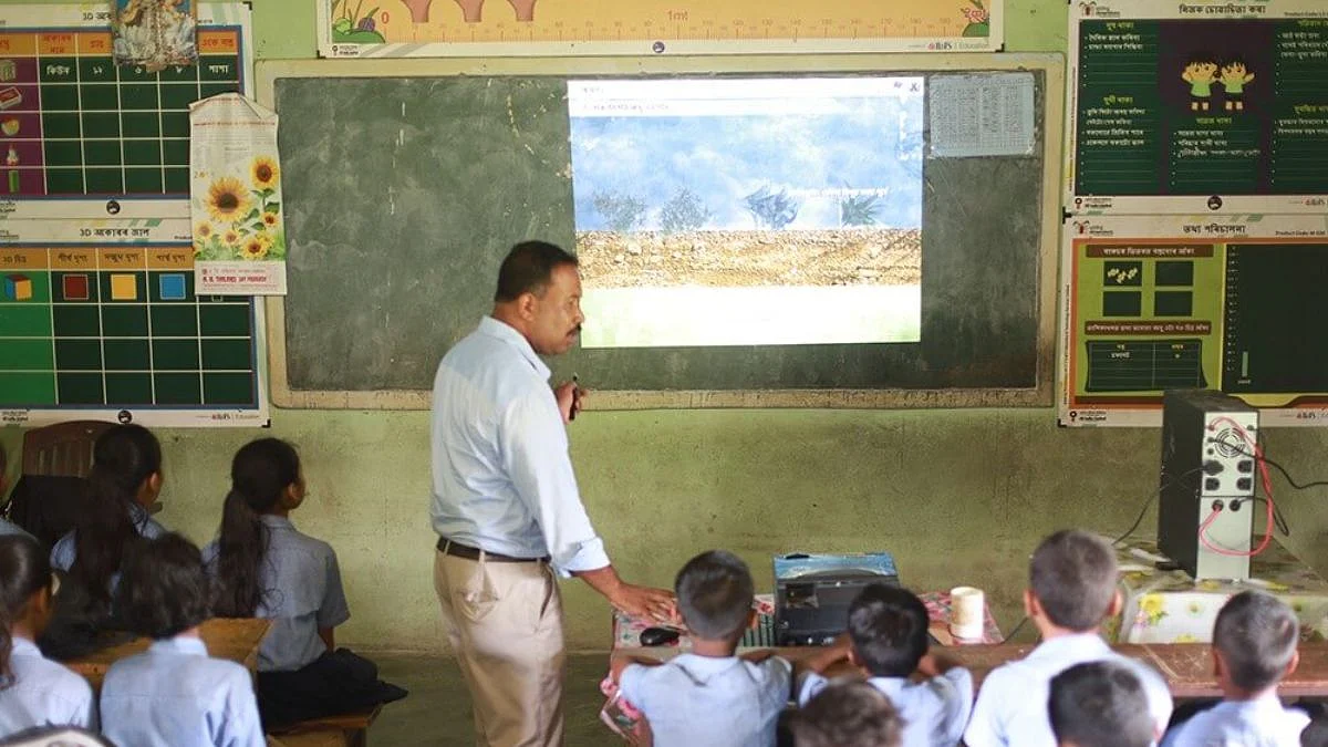 Noida Schools To Cap Smart Board Use At 30 Minutes For Primary, 60 For Upper-Primary Students