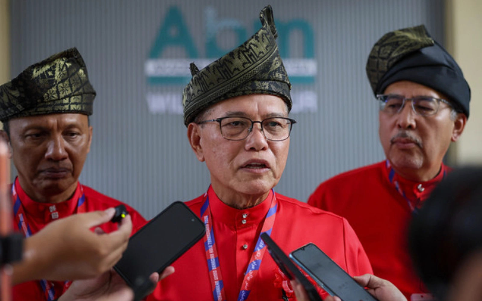 Pahang BN wants unity govt with PH to last till GE16