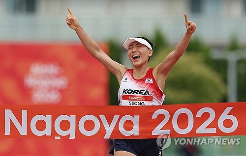 (LEAD) (Asiad) Pentathlete Seong Seung-min wins S. Korea's 1st gold at Asian Games