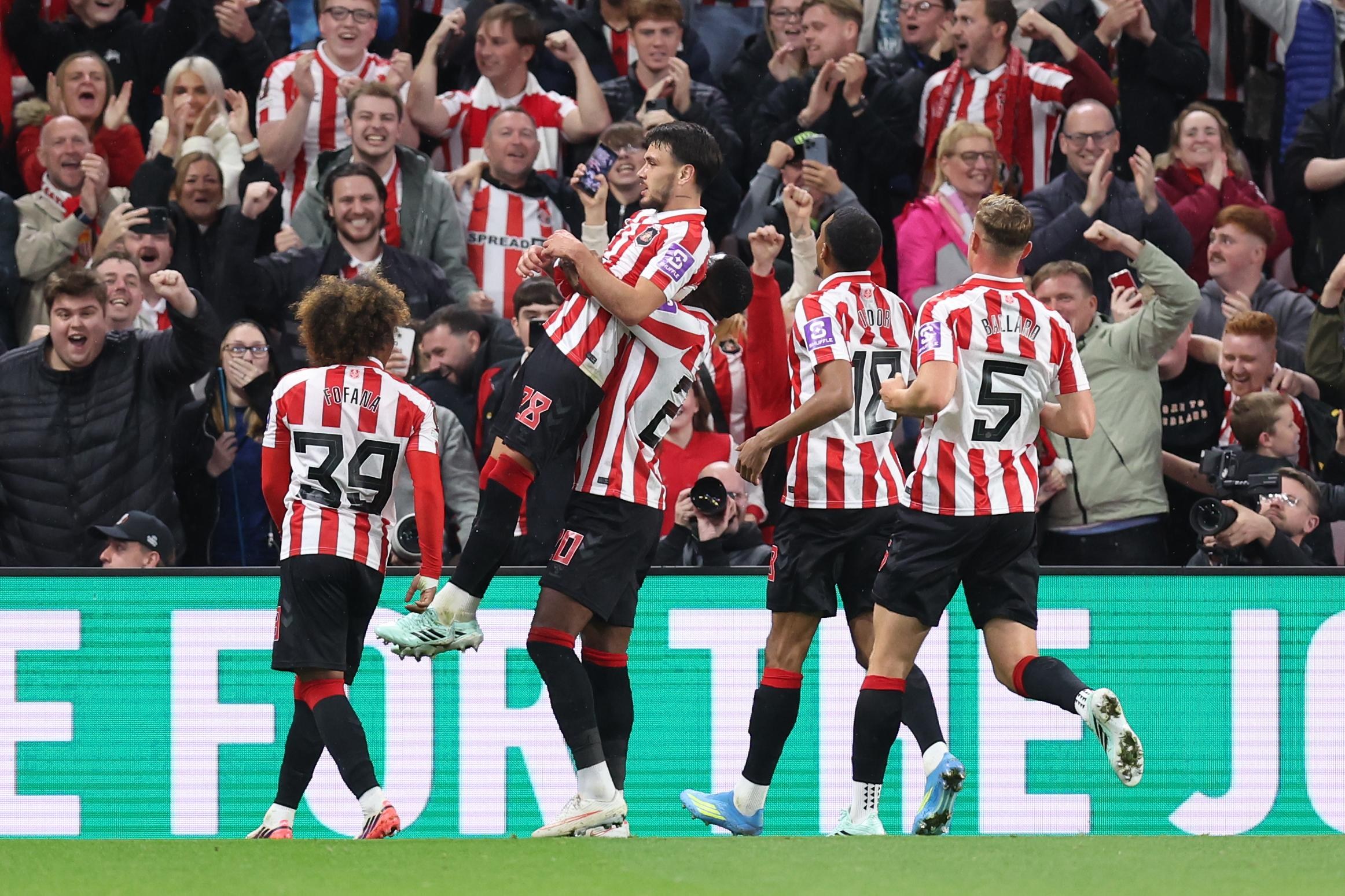 Starting XI: Is This The Sunderland Team To Take On Manchester City?