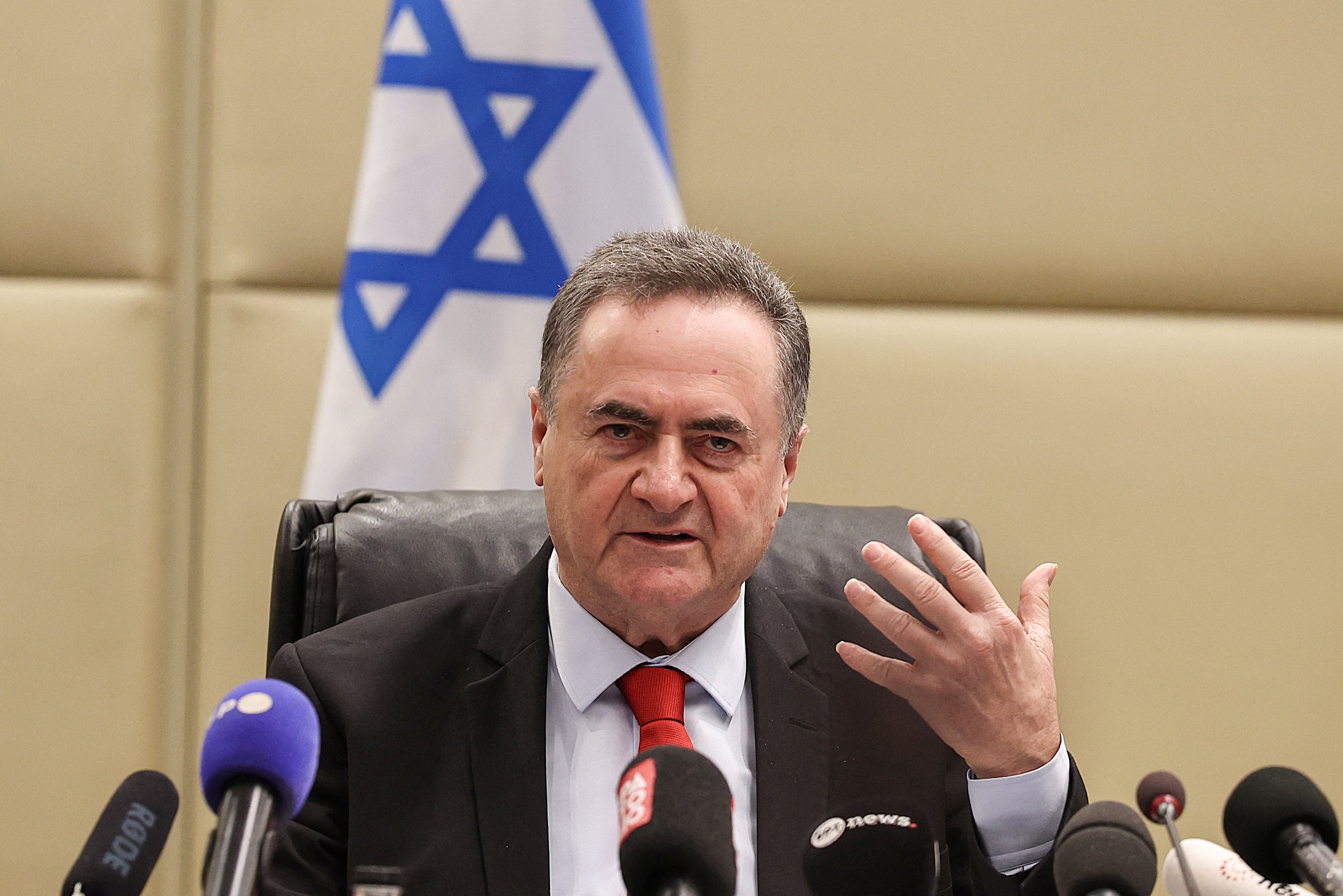 Uproar in Israel after Defence Minister dismisses pro-settlement general on live TV