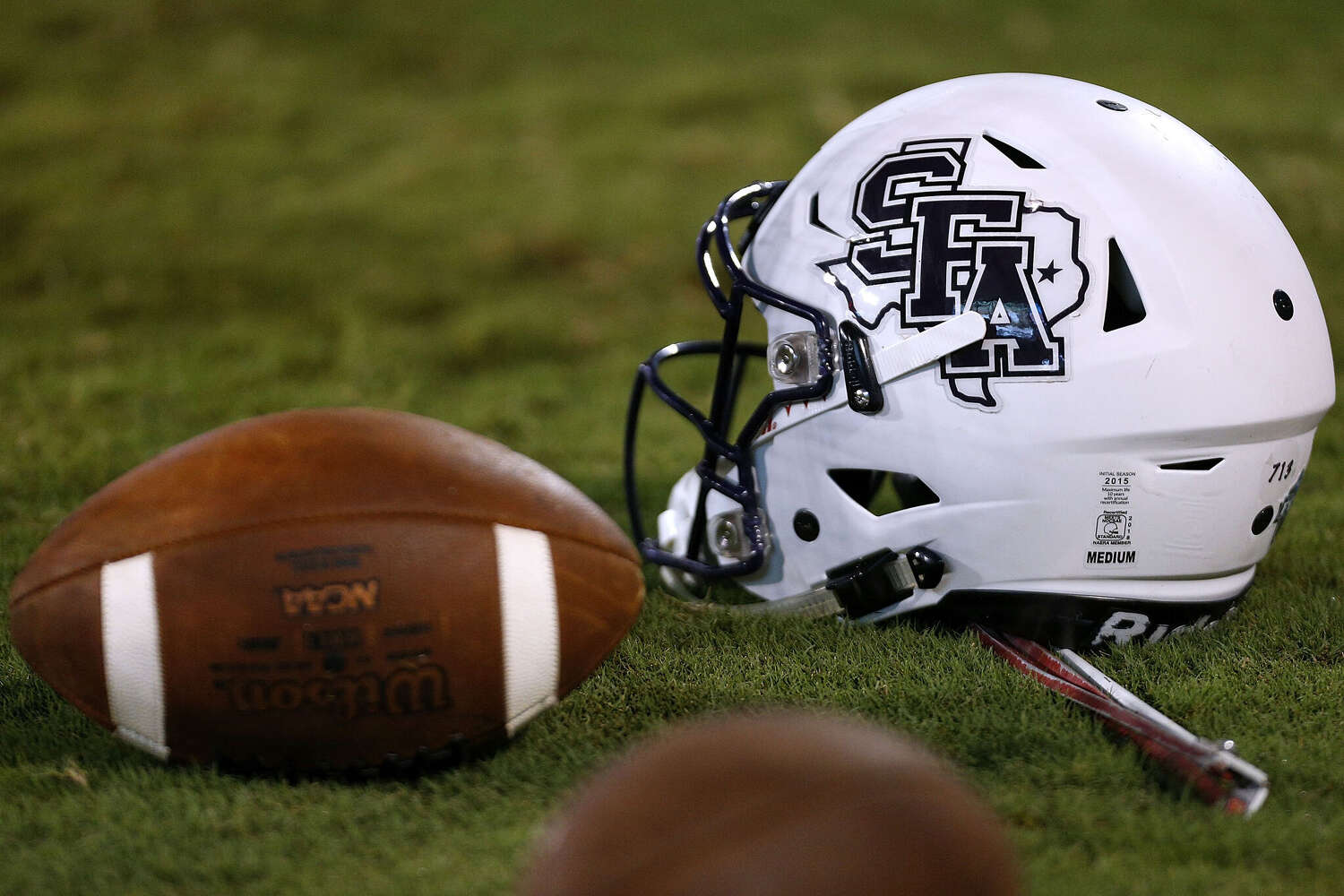 Stephen F. Austin uses big first half to race past Prairie View A&M