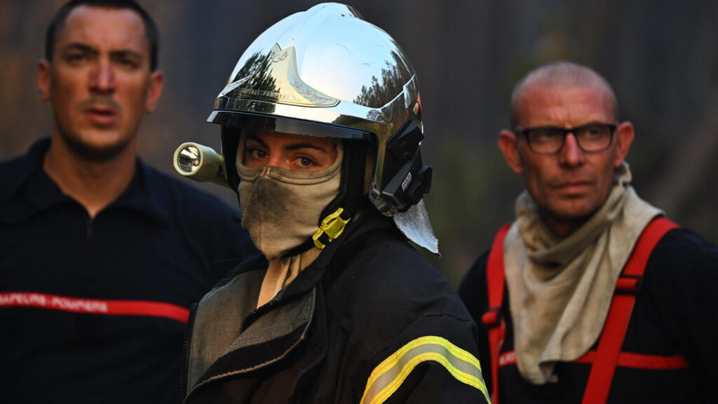 French firefighters threaten to strike over lack of resources