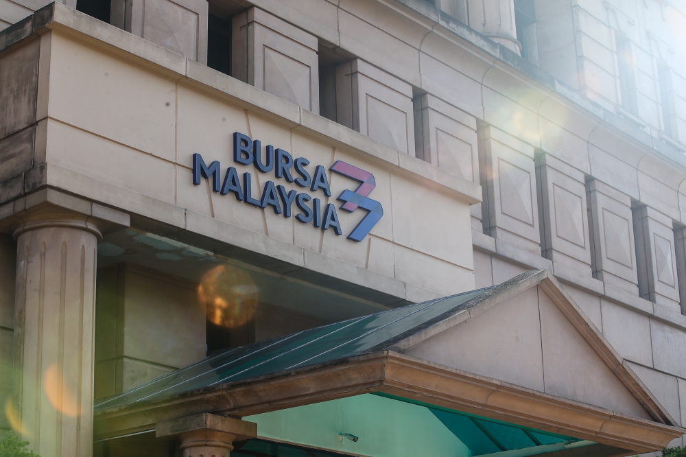 Bursa Malaysia ends lower despite stronger-than-expected 6pc GDP growth