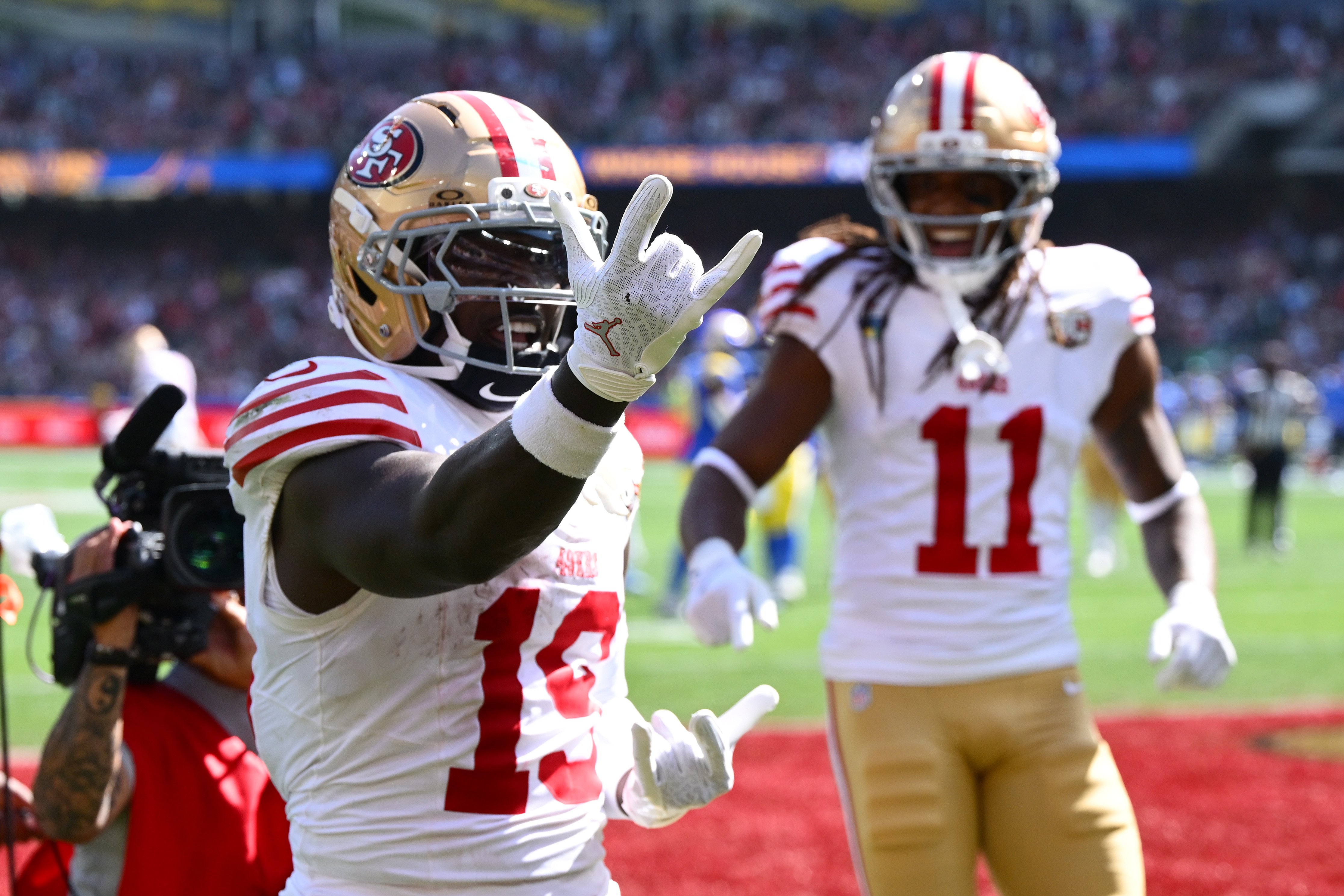 How to watch Dolphins vs. 49ers in the NFL online for free