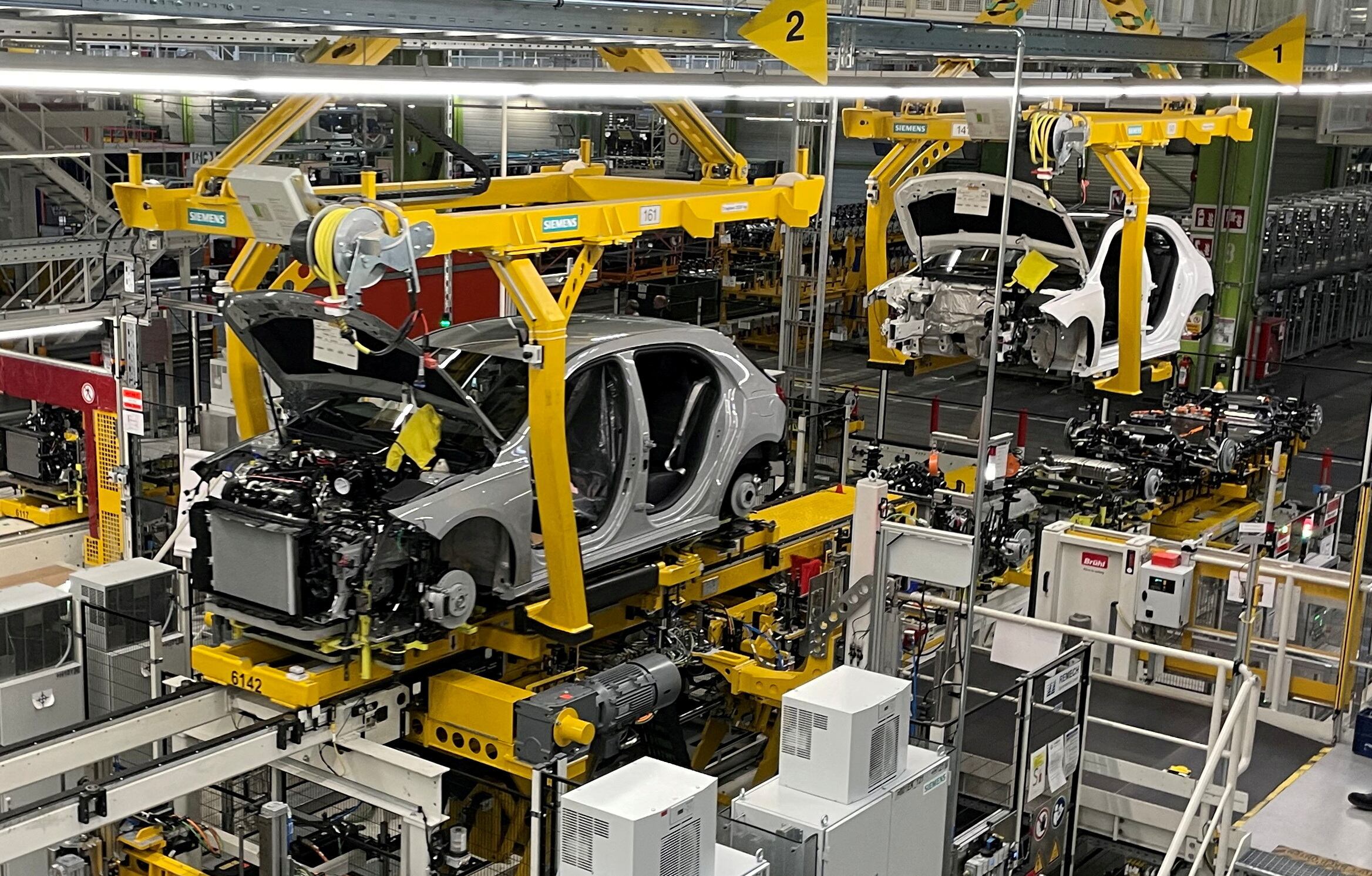 The euro zone economy grew by 0.4% in the second quarter despite German weakness