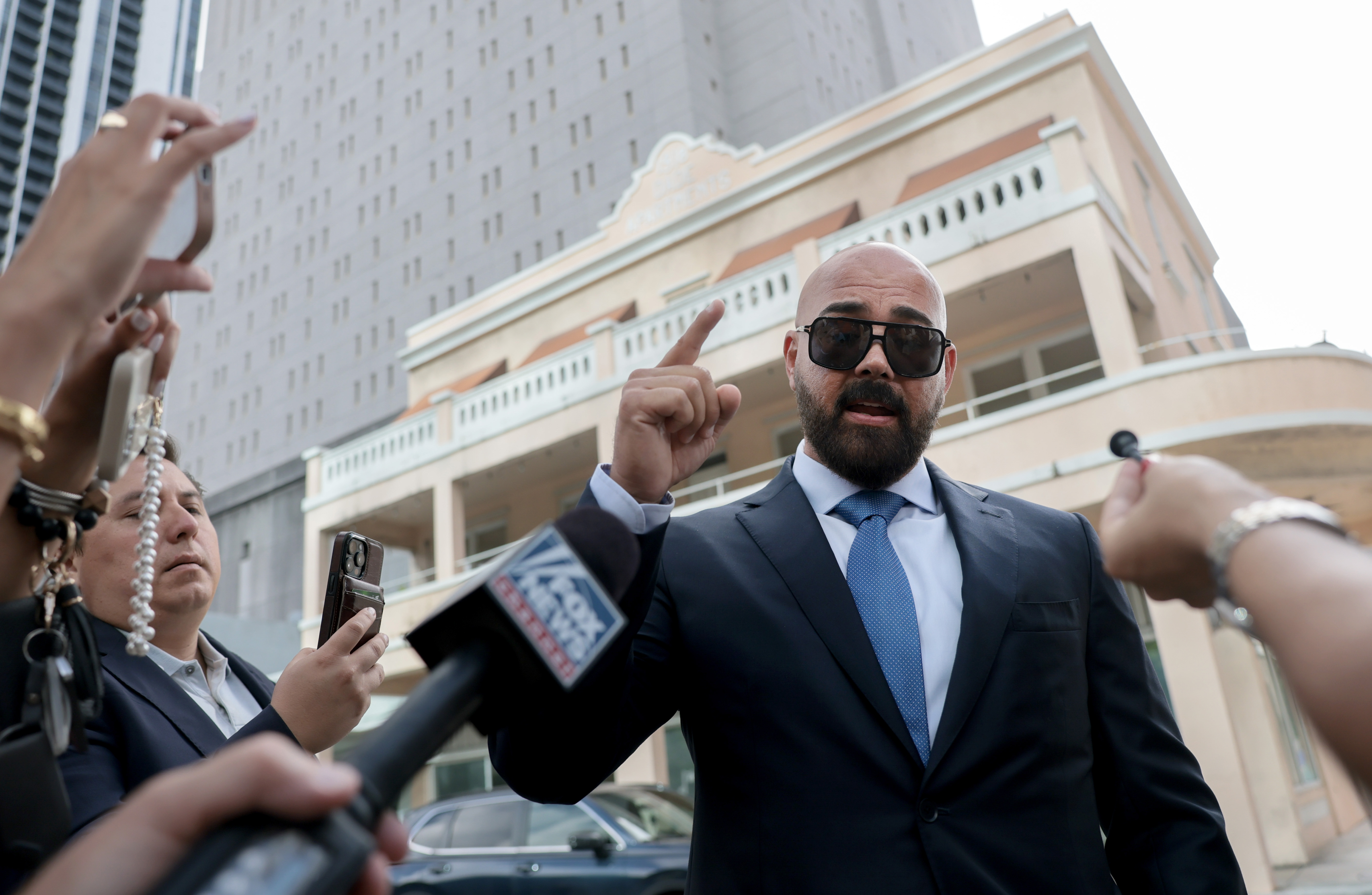 The Tate Brothers’ Lawyer Is on an Aggressive, AI-Riddled Quest to Win Their Release
