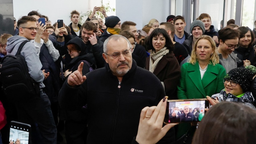 Russian anti-war politician posts from Paris after 'foreign agent' accusation