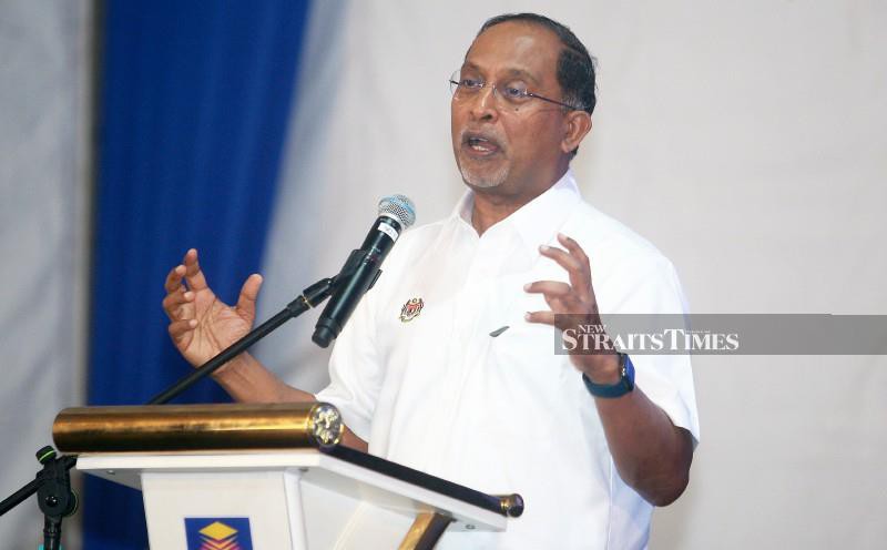 Zambry urges students not to let financial problems derail studies