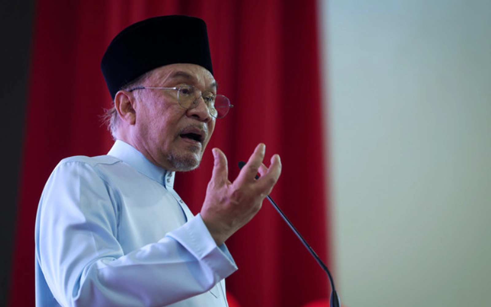 Anwar ‘saved’ Umno only to be betrayed, says PKR Youth leader