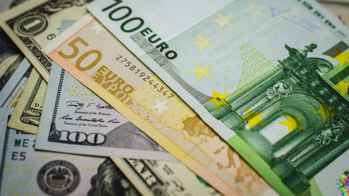 Ukraine's National Bank expects slight rise in forex demand following Aug easing