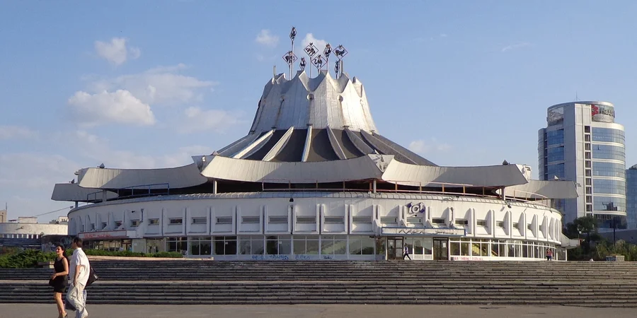 Volcano-shaped Dnipro circus featured among region’s landmark buildings