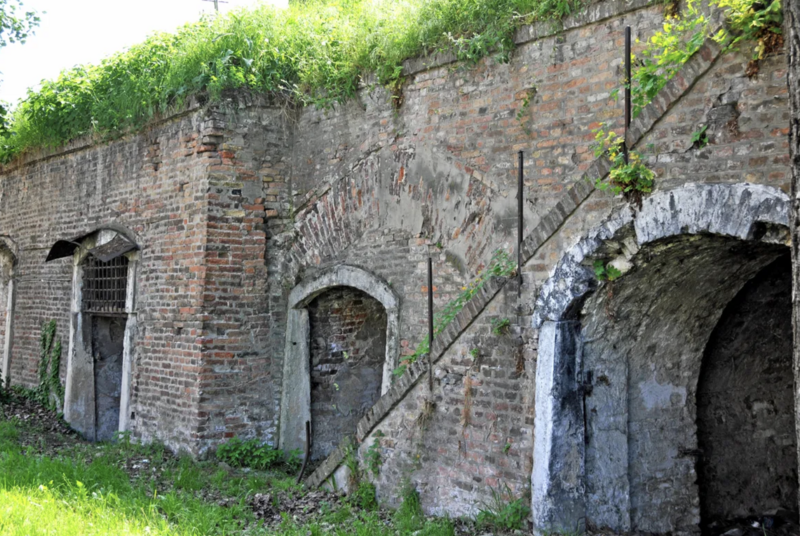 19 Creepy Catacombs Around the World You Can Visit