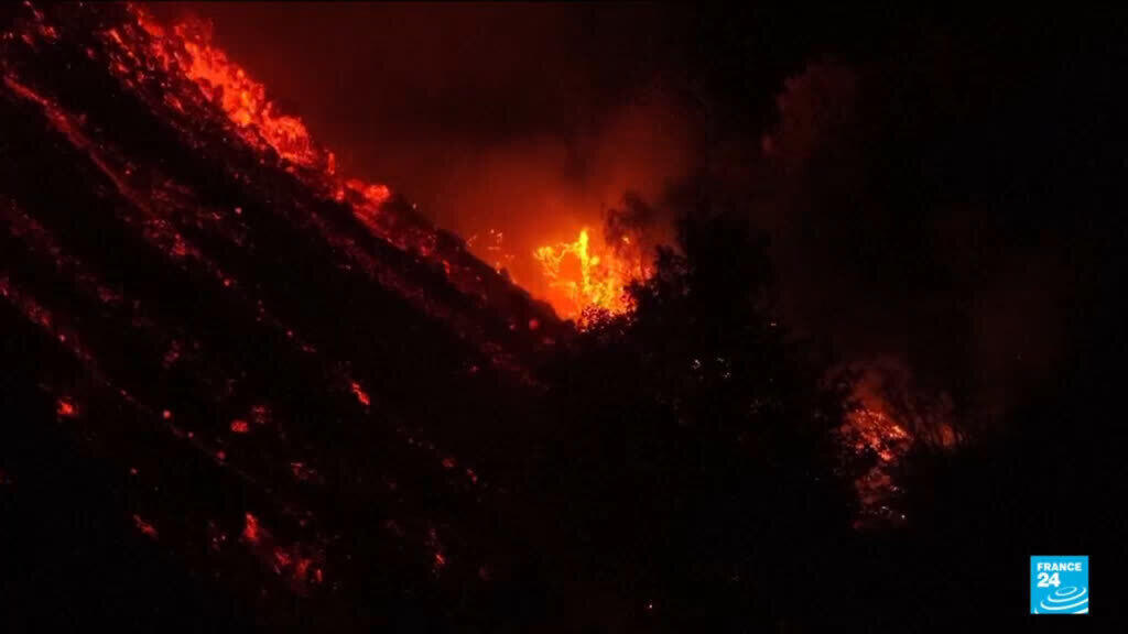 Mount Etna continues to erupt in Italy
