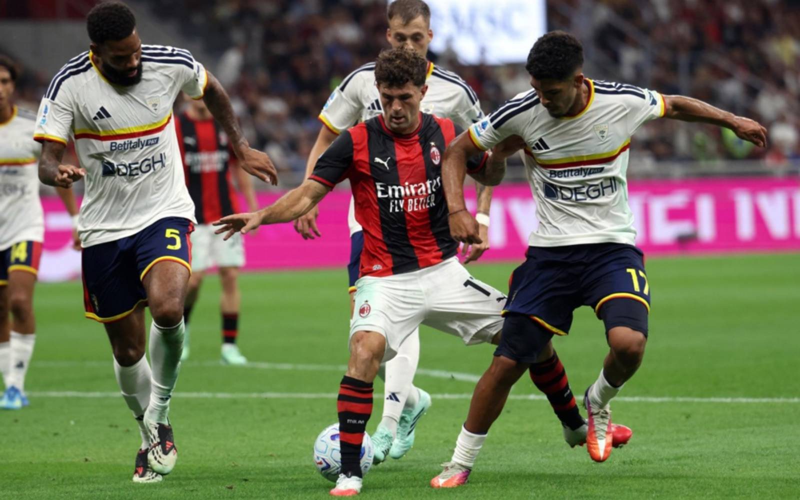 Milan and Juventus snap winless runs with home victories