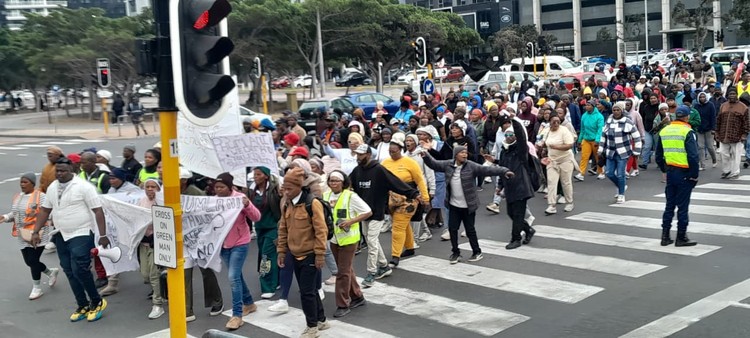 Mfuleni shack dwellers protest outside Premier’s office