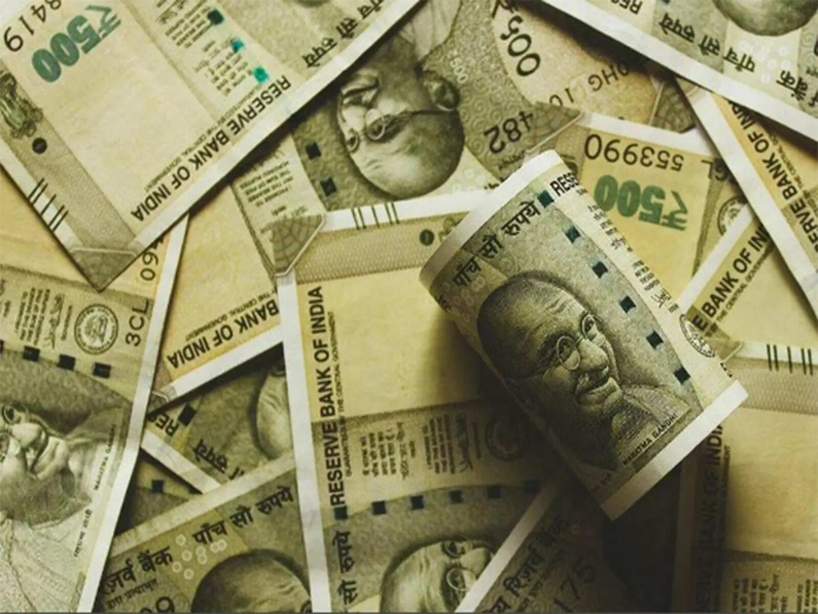 India's April-June balance of payments records $8.1 billion deficit, June turns surplus