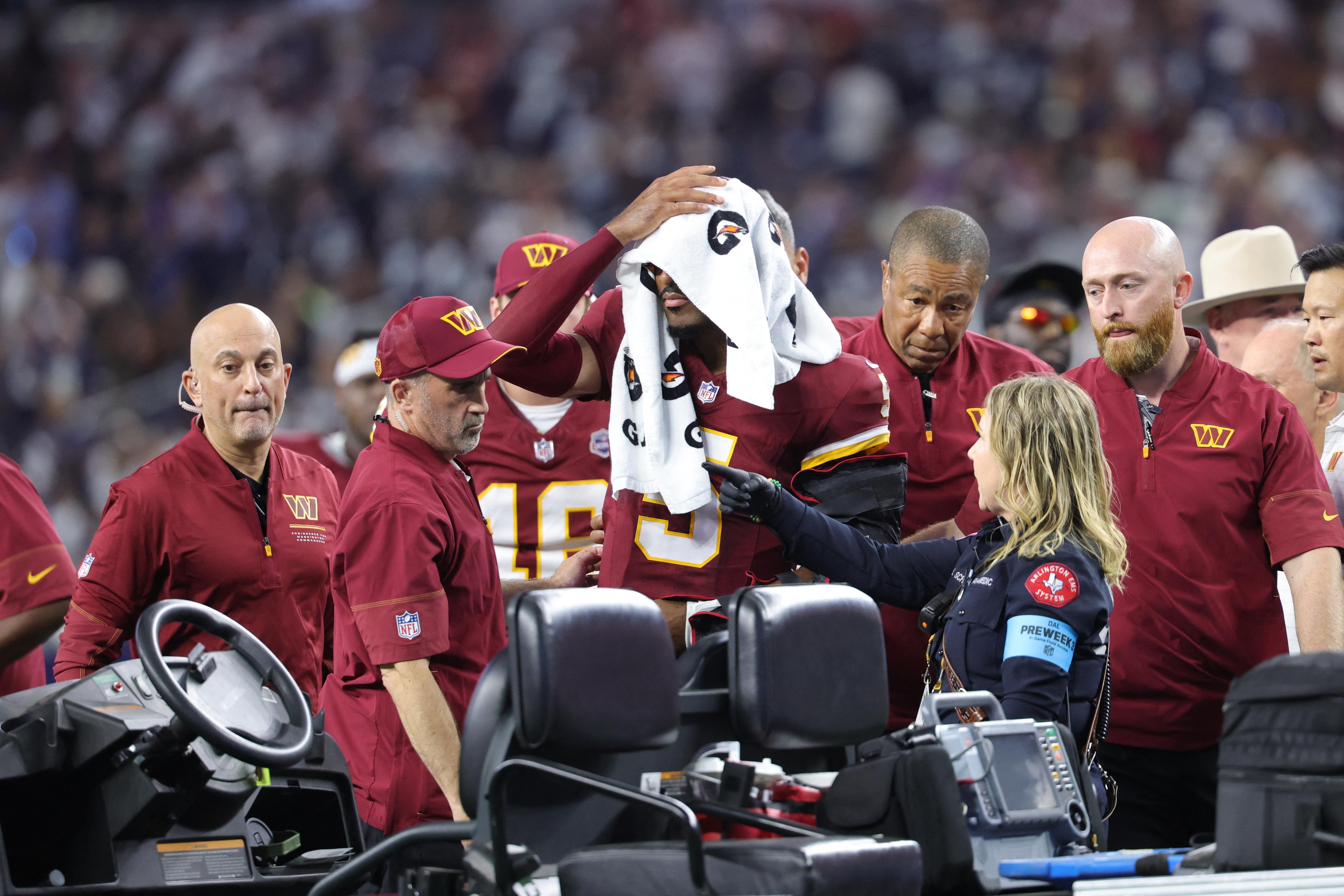 Commanders QB Jayden Daniels brutal elbow injury vs. Cowboys