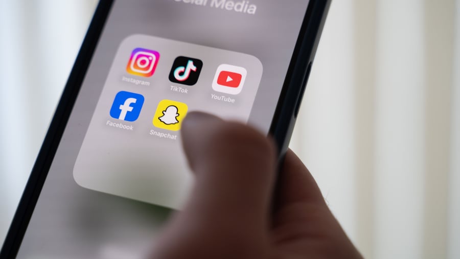 Youth protection: French Constitutional Court stops social media ban
