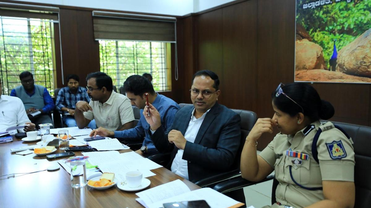 Vigilance to be intensified for curbing illegal mining in Ballari, says Deputy Commissioner